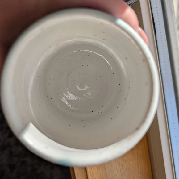 Set of Two Ceramic Cups - Black and Green - Picture 5 of 7